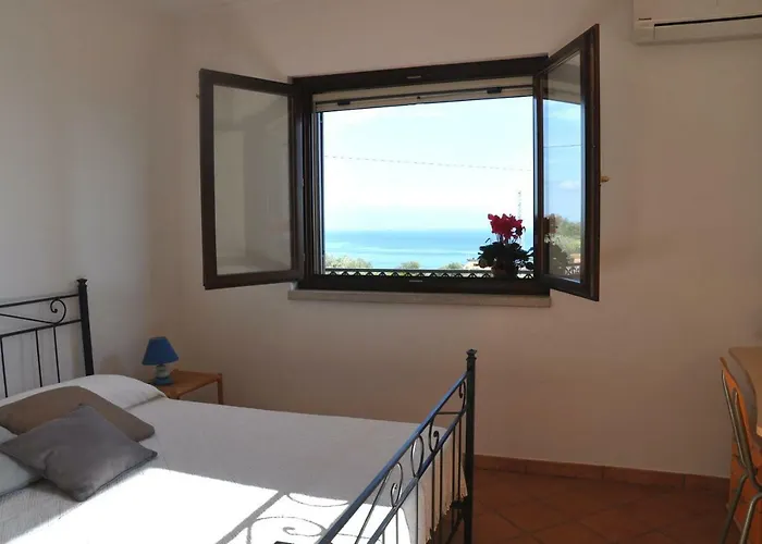 Gemma Di Mare *